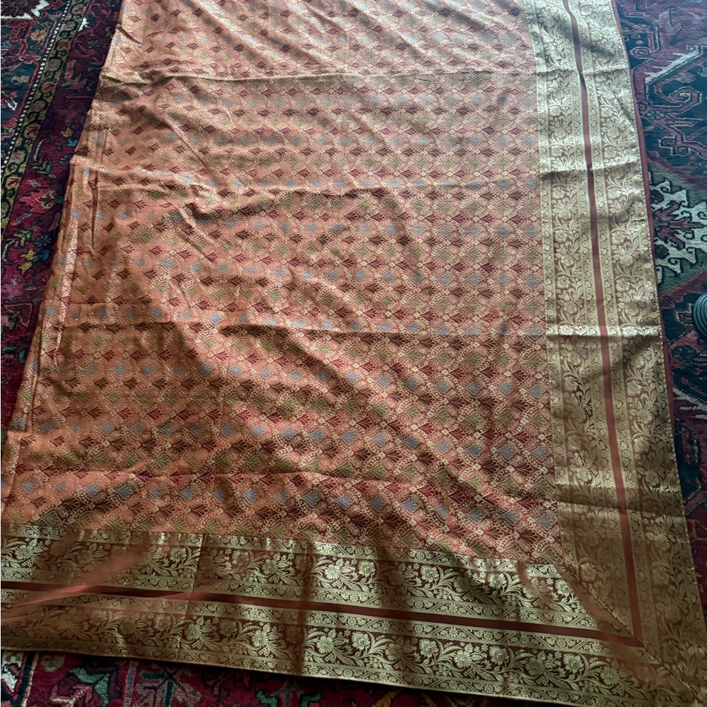 Elegant pale red gold Boho chic duvet, Moroccan bed cover with four pillows❤️